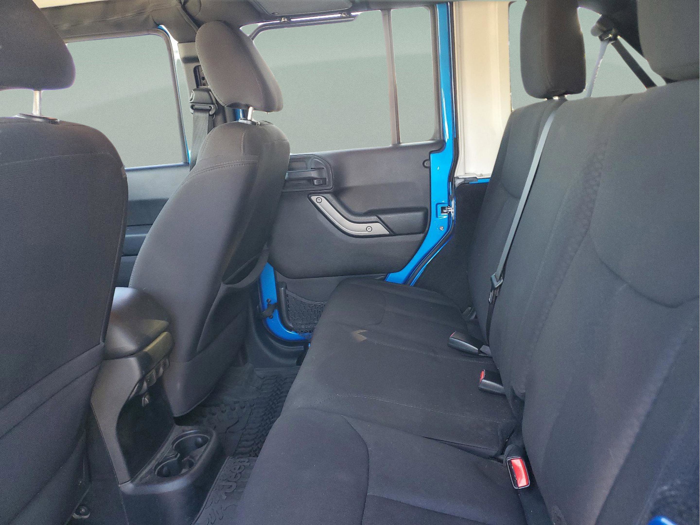 Used 2015 Jeep Wrangler Unlimited Sport AWD/4WD image 6