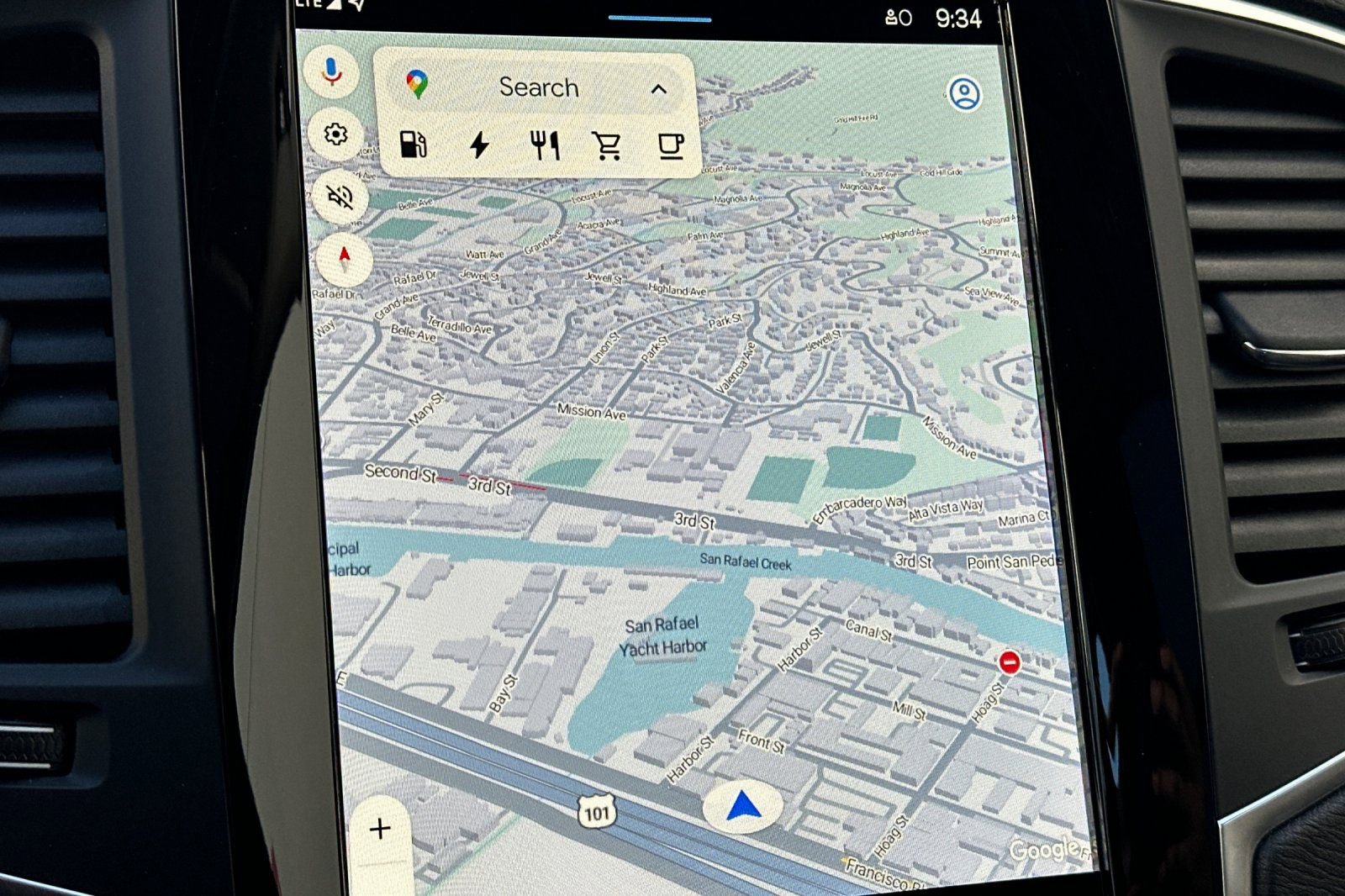 Used 2025 Volvo XC90 T8 Core w/ Climate Package image 23