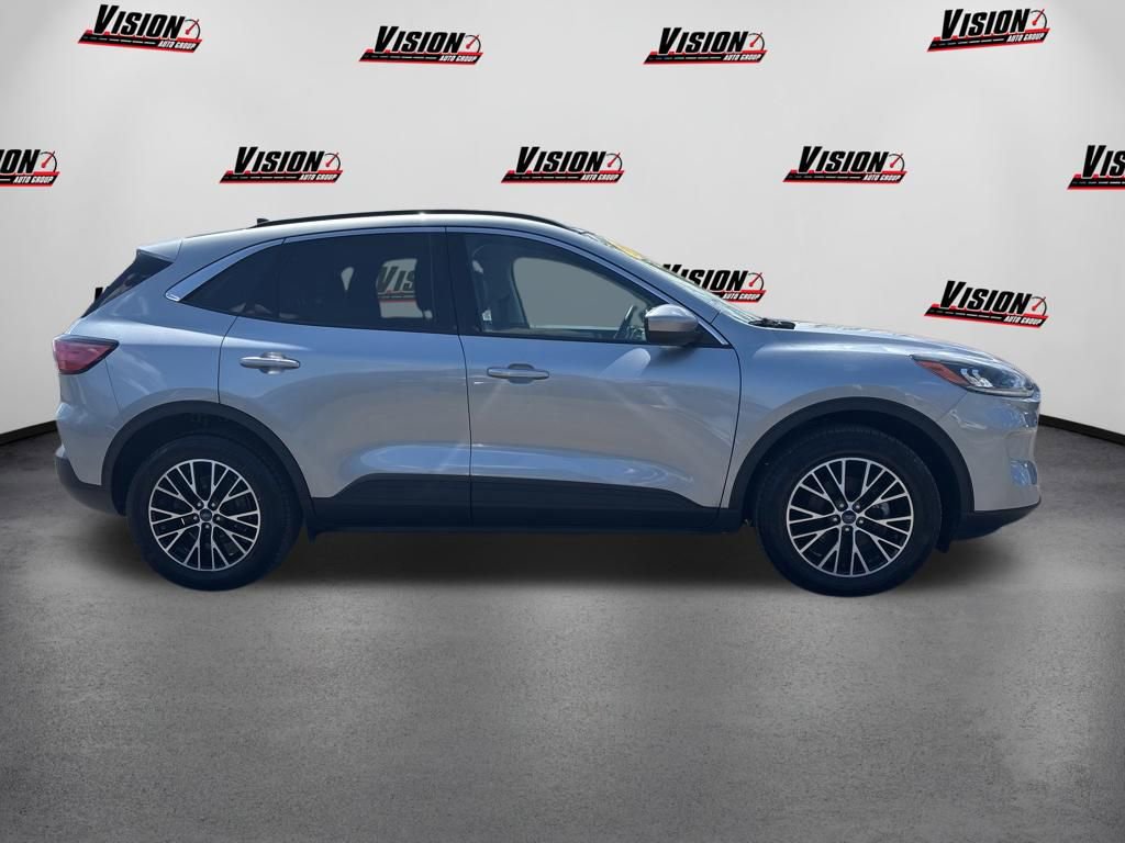 Used 2022 Ford Escape SEL w/ Technology Package FWD image 4