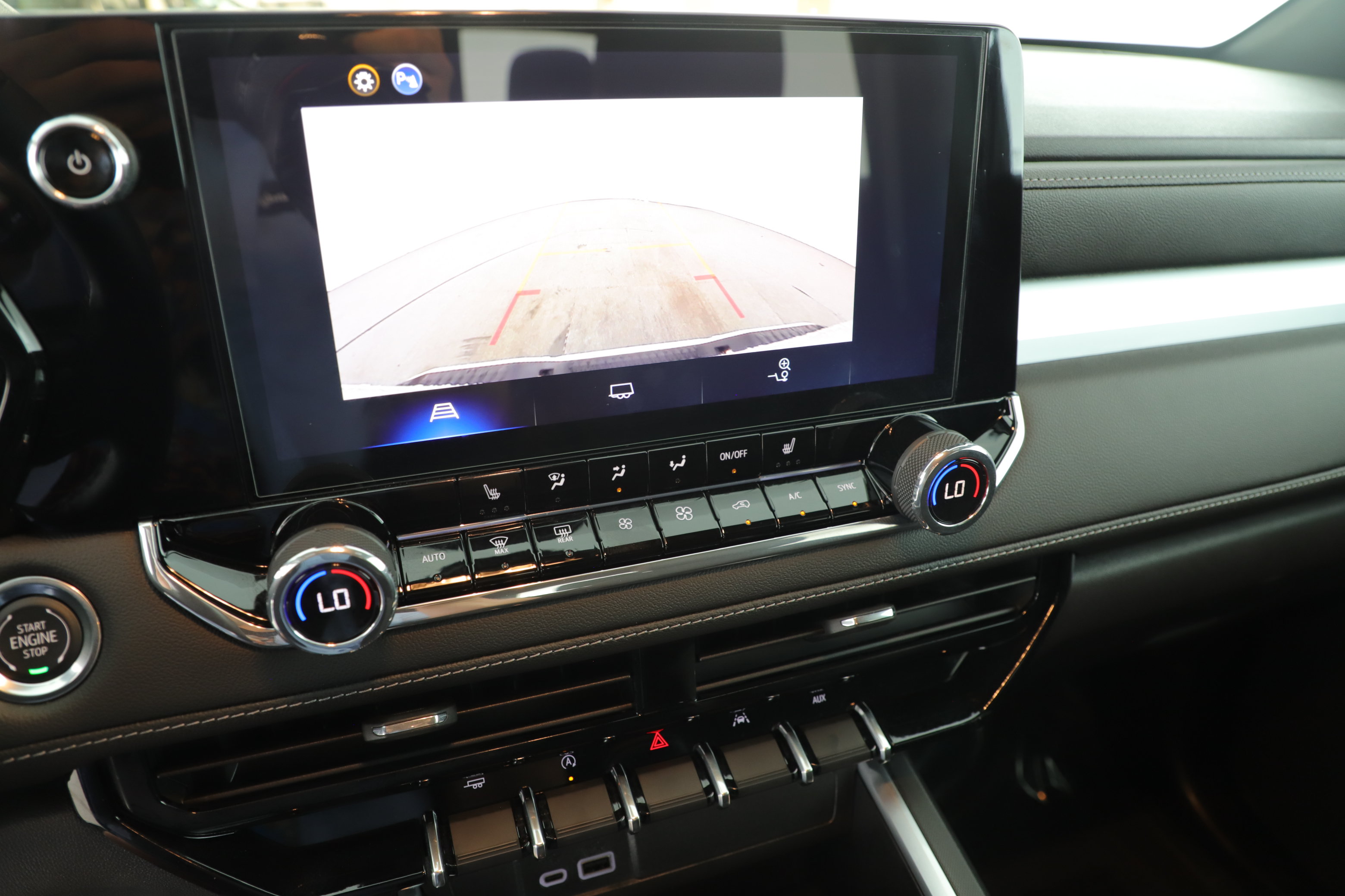 Used 2026 Chevrolet Colorado LT RWD image 12