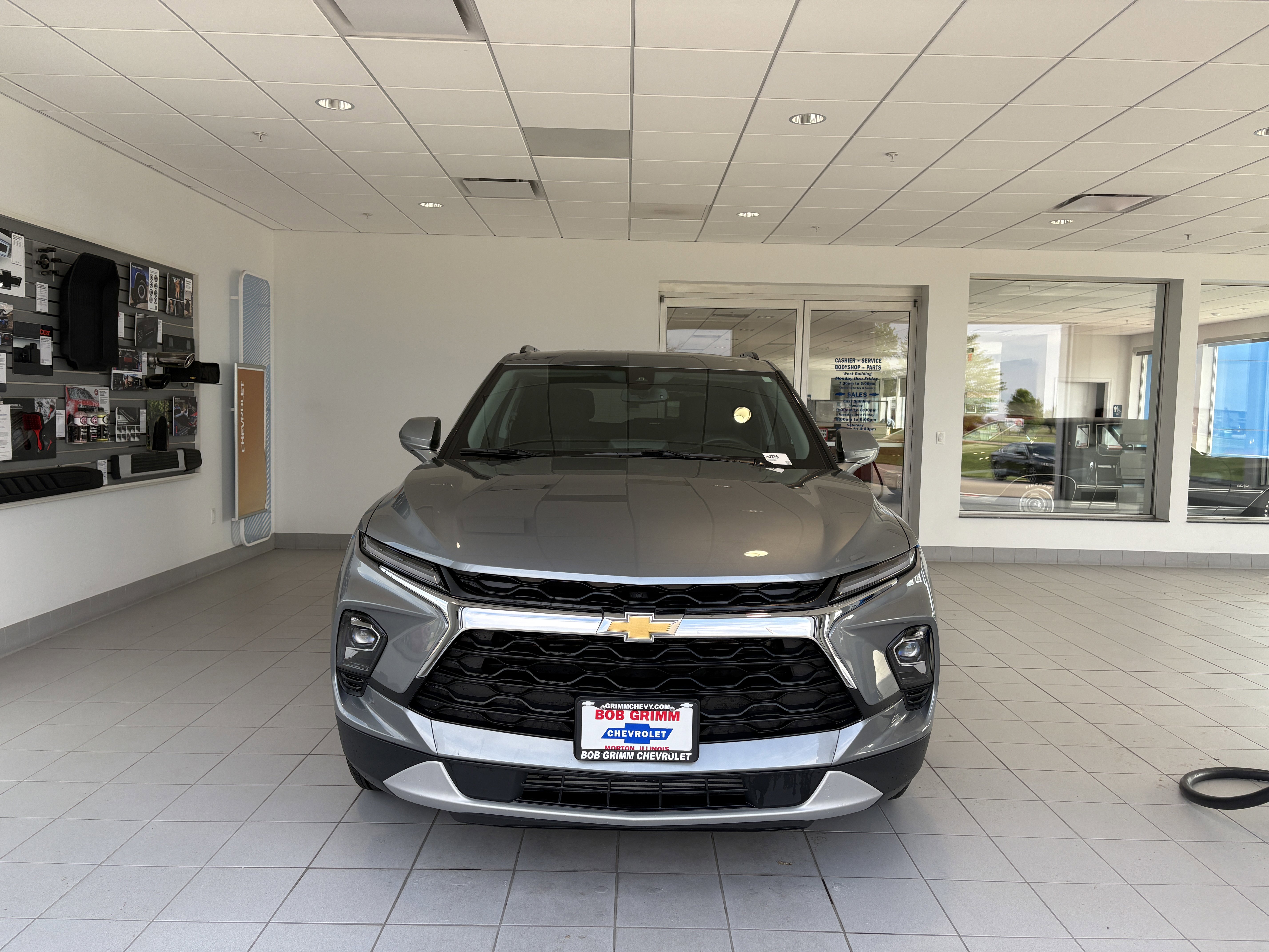 Used 2025 Chevrolet Blazer LT w/ Convenience Package FWD image 7
