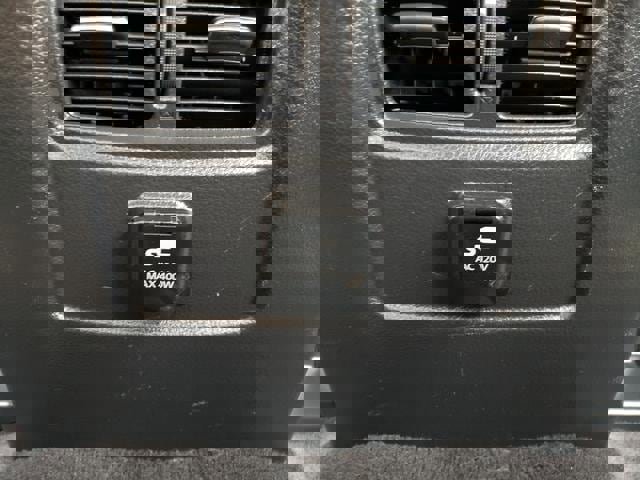 Used 2016 Nissan Titan SL image 19