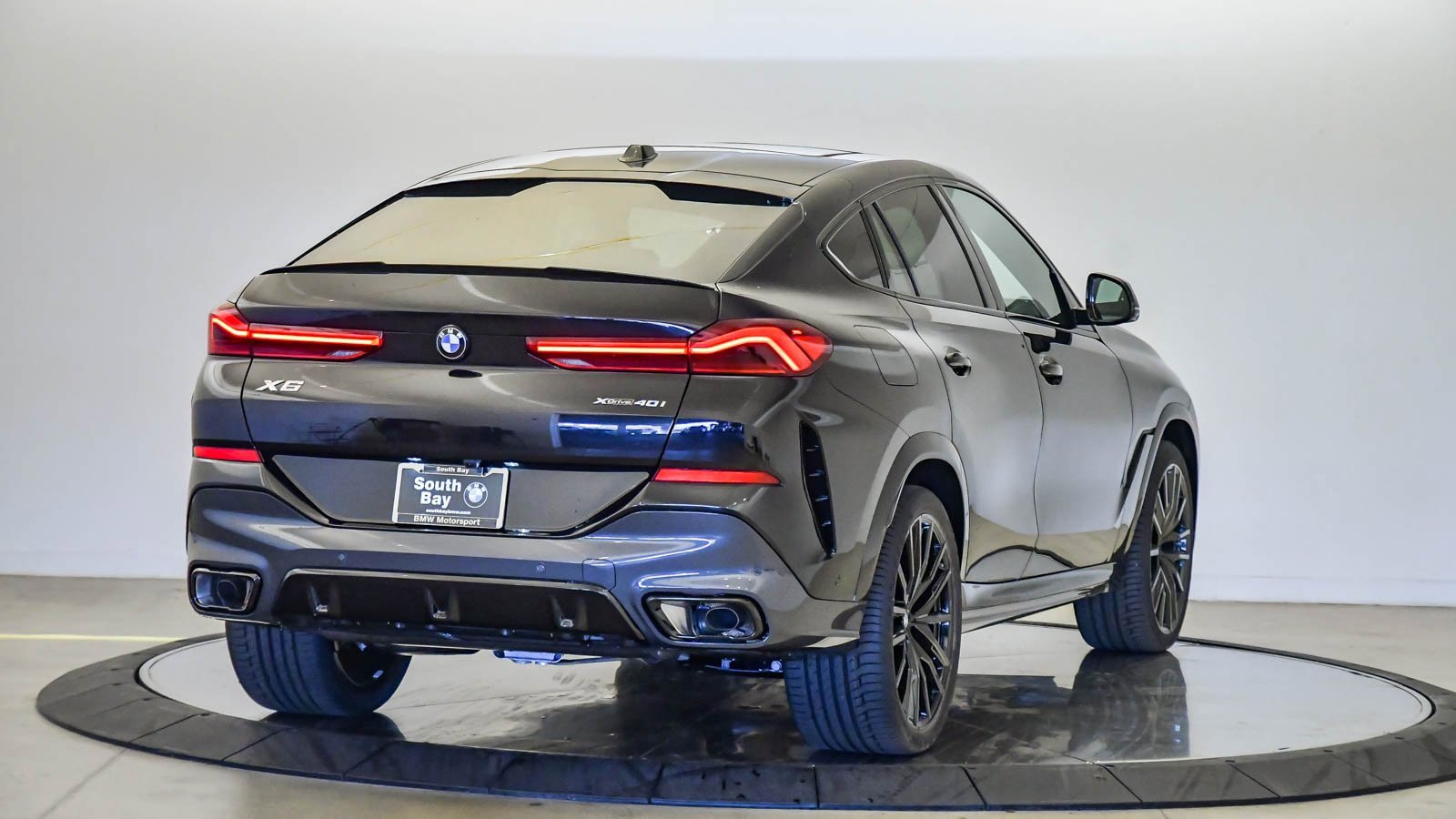 New 2026 BMW X6 xDrive40i w/ Premium Package image 5