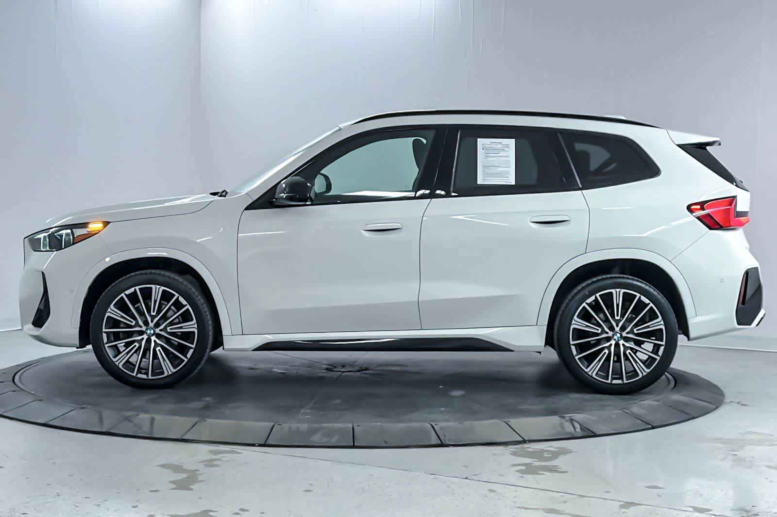 Used 2023 BMW X1 xDrive28i w/ Premium Package AWD/4WD image 5
