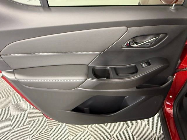 Used 2023 Chevrolet Traverse LT FWD image 34