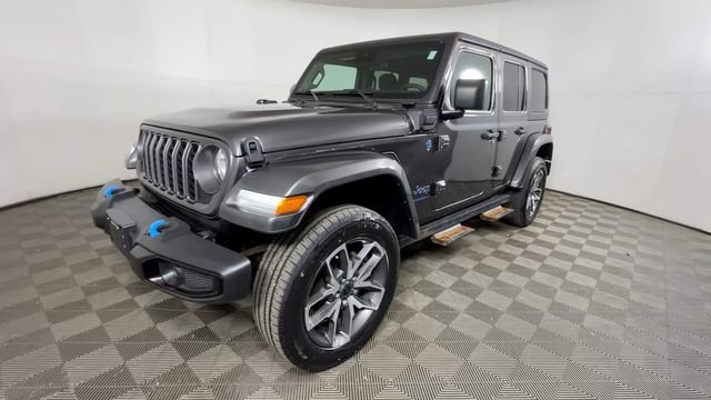 Used 2024 Jeep Wrangler Unlimited w/ Convenience Group AWD/4WD image 11