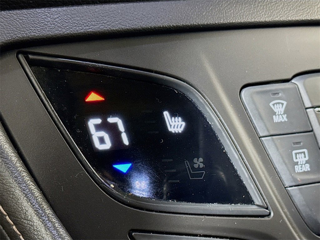 Used 2017 Buick Envision Essence image 18