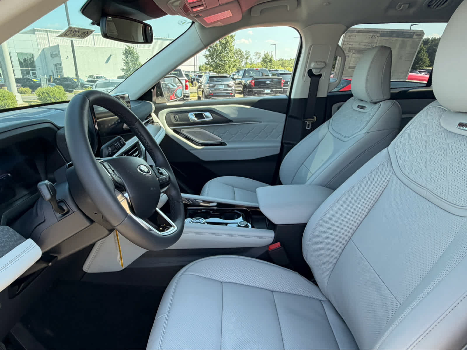 New 2026 Ford Explorer Platinum w/ LUX Leather Package AWD/4WD image 10