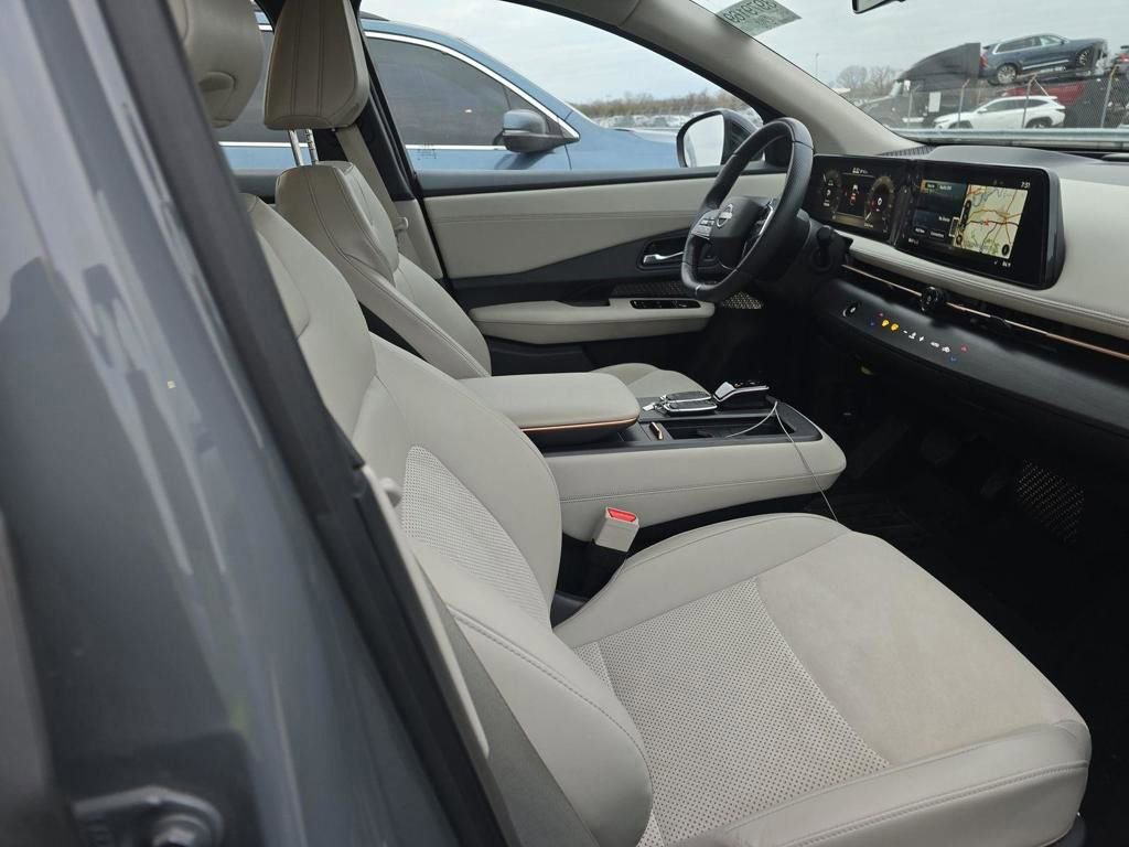 Used 2024 Nissan Ariya FWD image 13