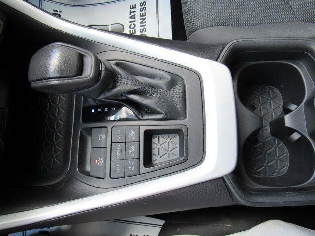 Used 2021 Toyota RAV4 LE AWD/4WD image 26