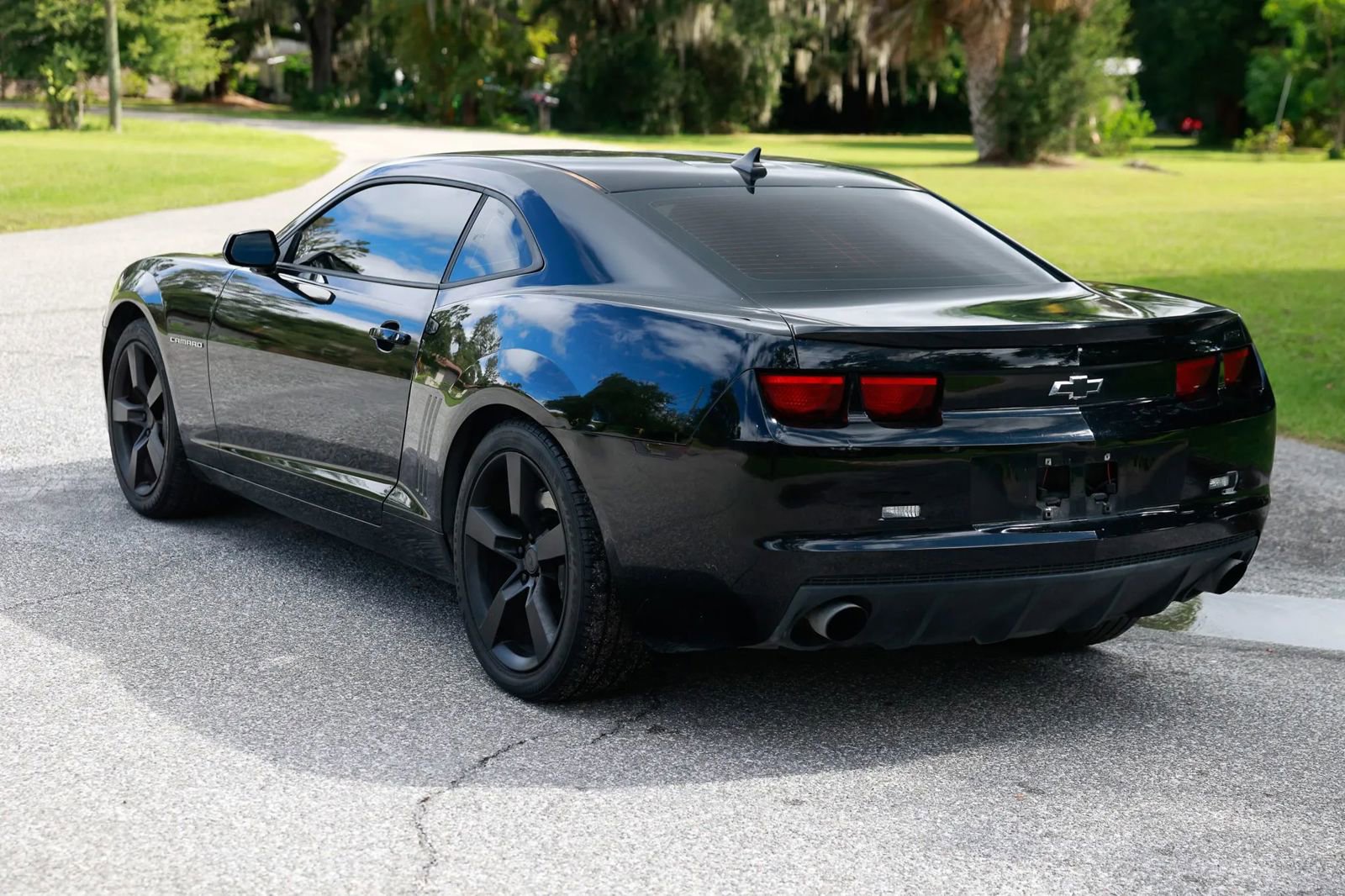 Used 2010 Chevrolet Camaro SS w/ RS Package image 3