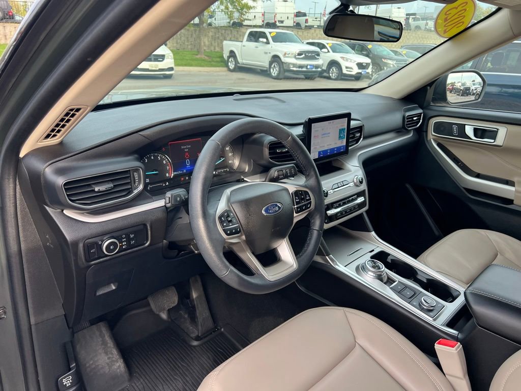 Used 2023 Ford Explorer XLT w/ Equipment Group 202A image 17