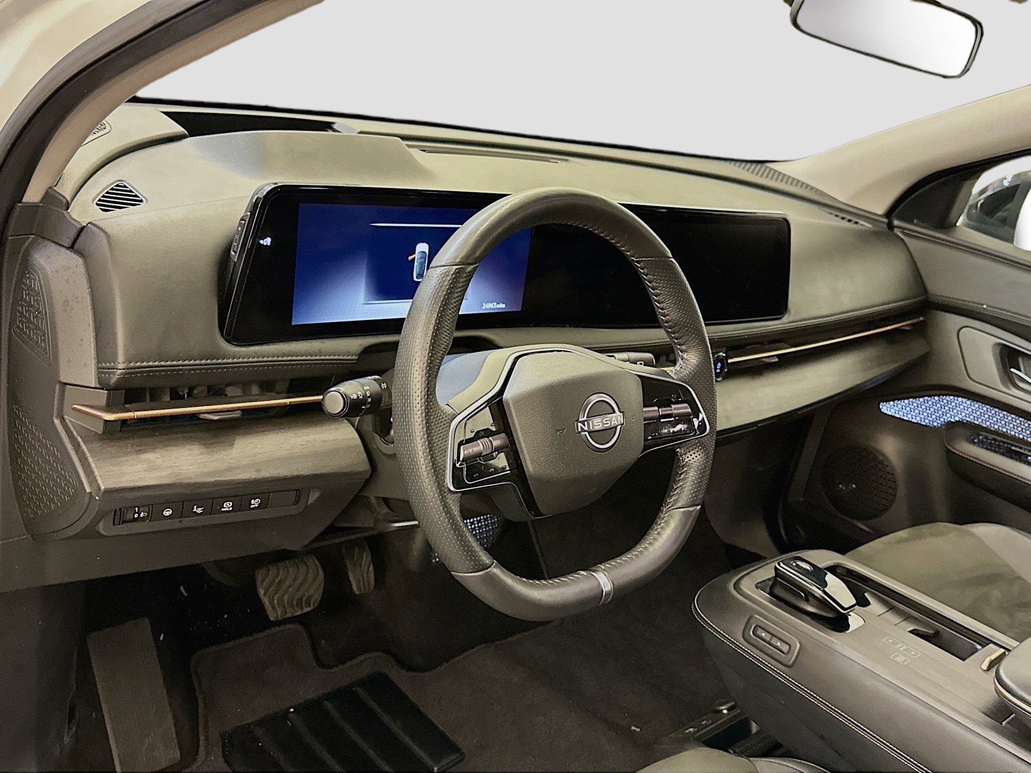 Used 2024 Nissan Ariya AWD image 18