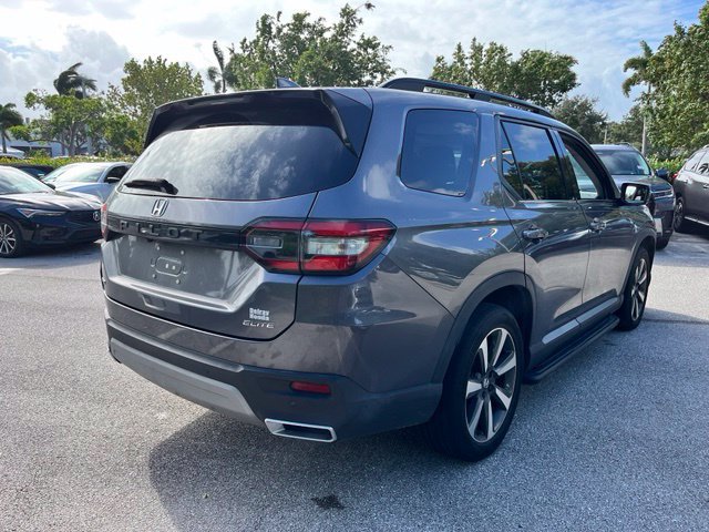 Used 2025 Honda Pilot Elite image 6