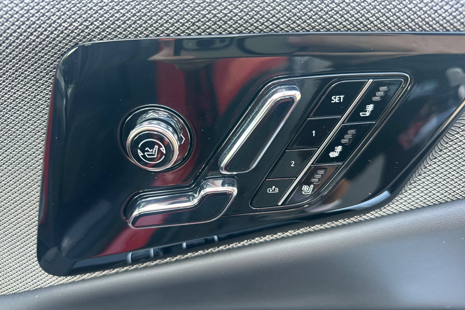Certified 2025 Cadillac Optiq Sport 2 AWD/4WD image 22