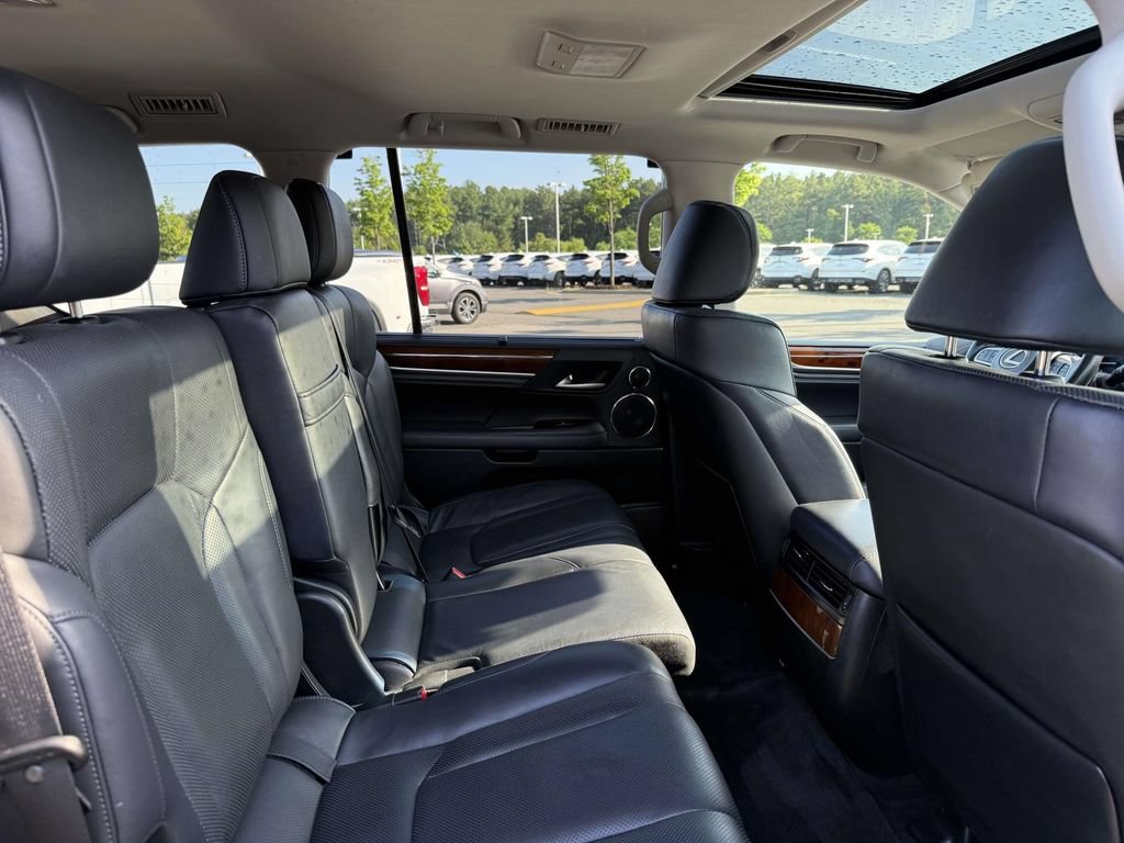 Used 2018 Lexus LX 570 4WD w/ Luxury Package image 16