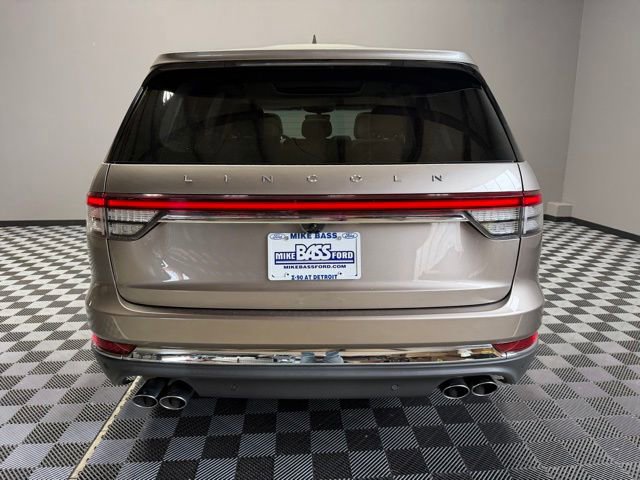 Used 2020 Lincoln Aviator Reserve w/ Equipment Group 201A image 9