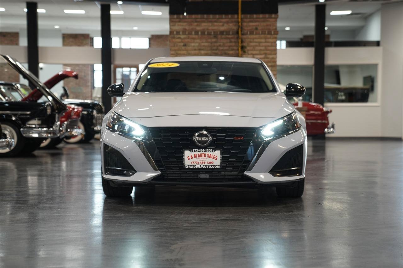 Used 2024 Nissan Altima 2.0 SR FWD image 3
