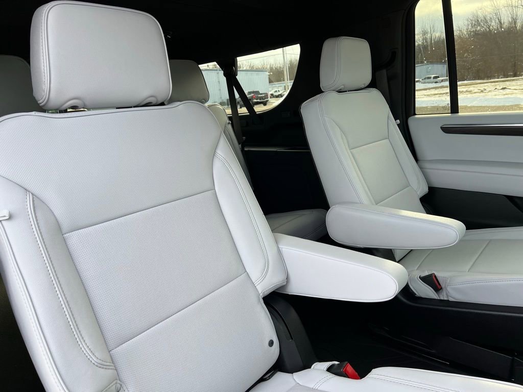 New 2026 Chevrolet Suburban Premier image 17