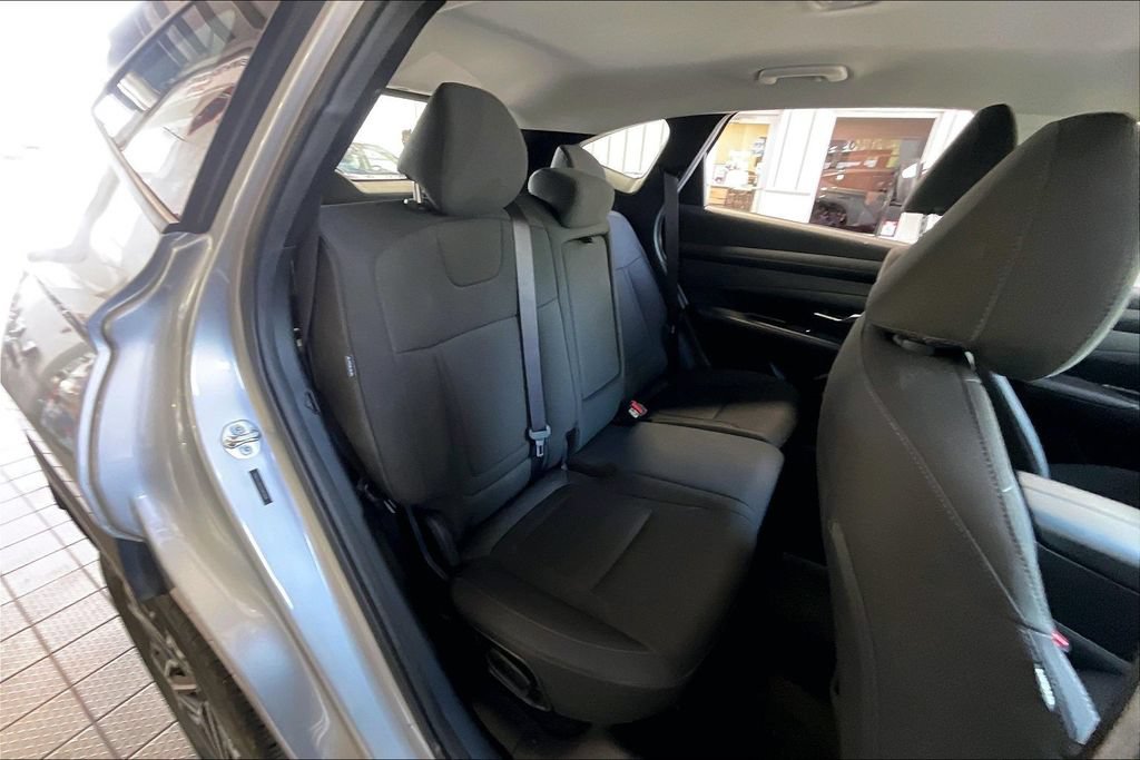 Used 2025 Hyundai Tucson SE FWD image 15