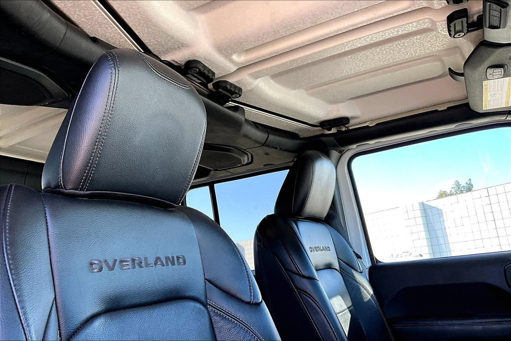 Certified 2020 Jeep Gladiator Overland AWD/4WD image 14