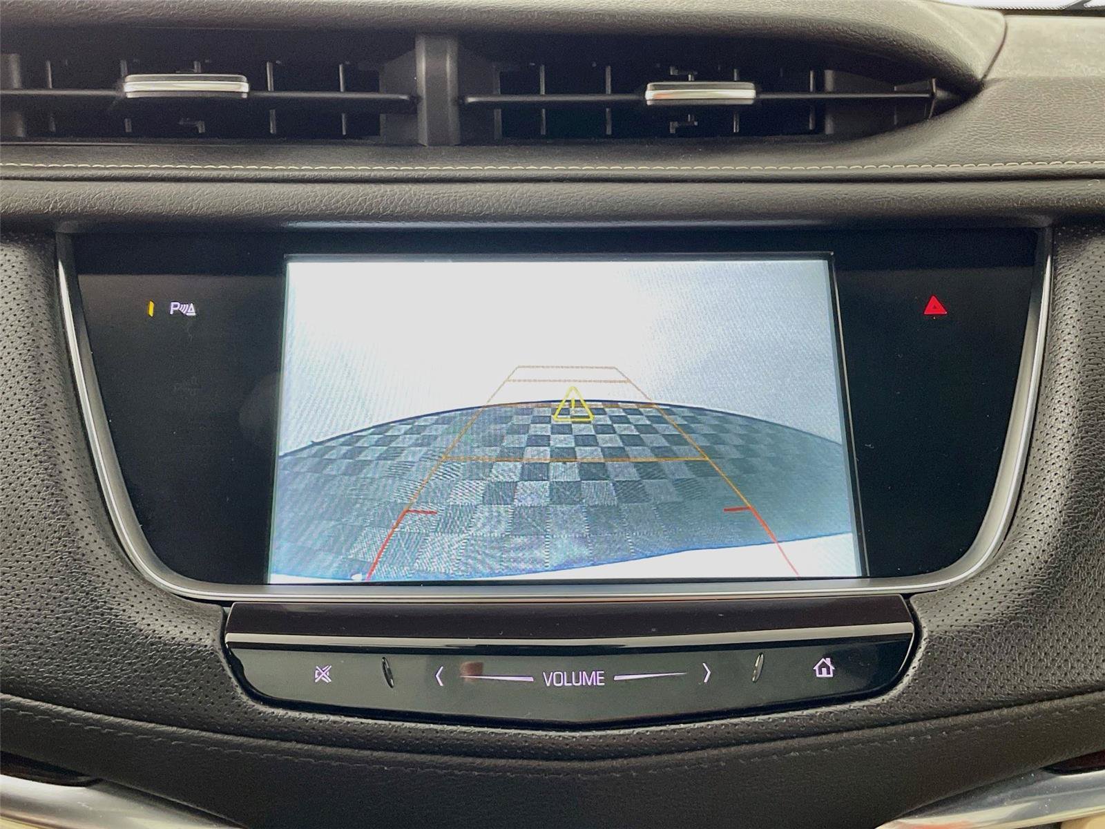Used 2018 Cadillac XT5 Luxury w/ Driver Awareness Package FWD image 16