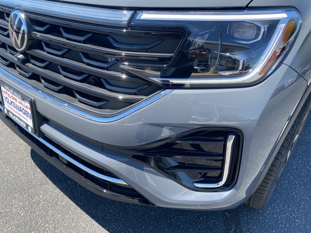 New 2025 Volkswagen Atlas Cross Sport SEL Premium R-Line image 10