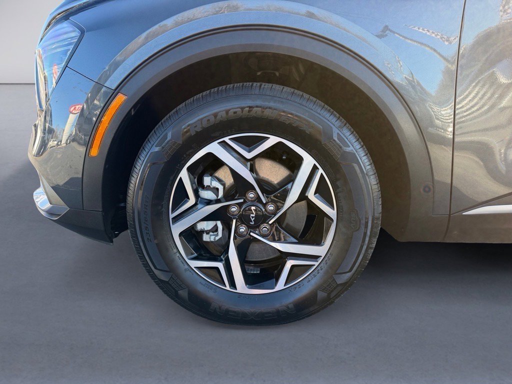 Used 2024 Kia Sportage LX image 8