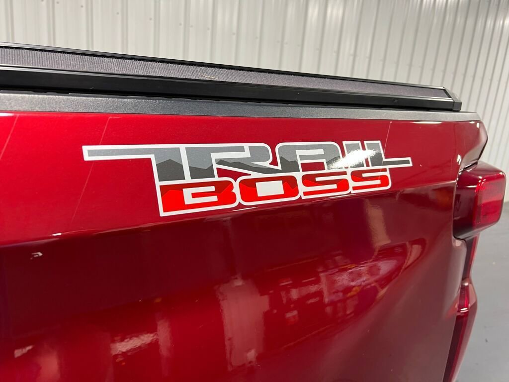 Used 2020 Chevrolet Silverado 1500 LT Trail Boss image 20
