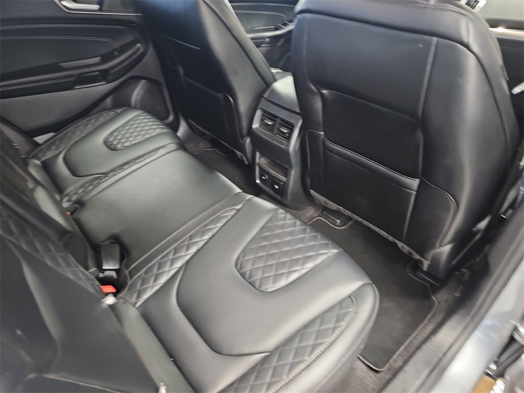Used 2024 Ford Edge Titanium image 11