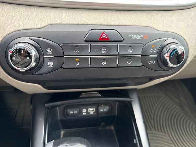 Used 2017 Kia Sorento AWD image 13