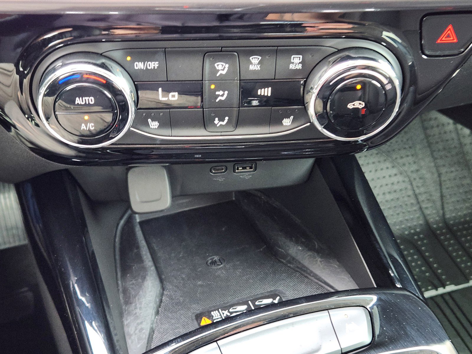 Used 2025 Chevrolet Trax ACTIV w/ Sunroof Package FWD image 15