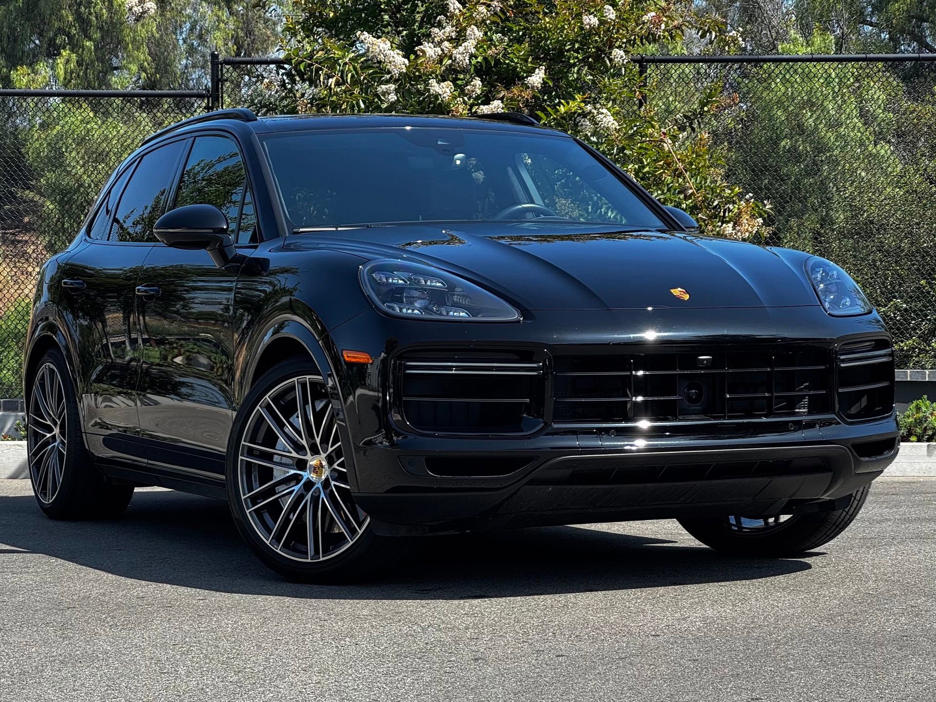 Used 2023 Porsche Cayenne Turbo AWD/4WD image 1
