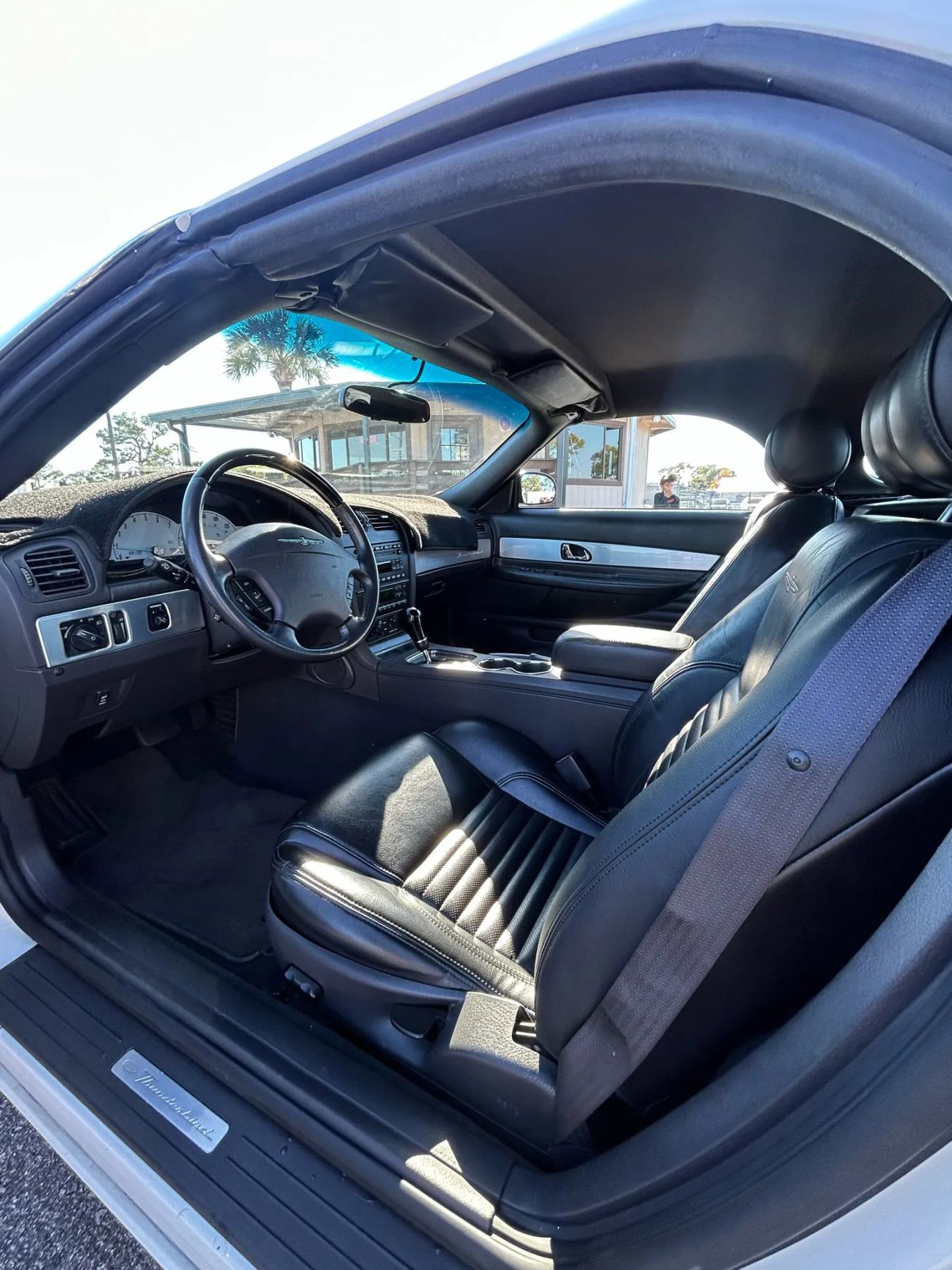 Used 2002 Ford Thunderbird image 23