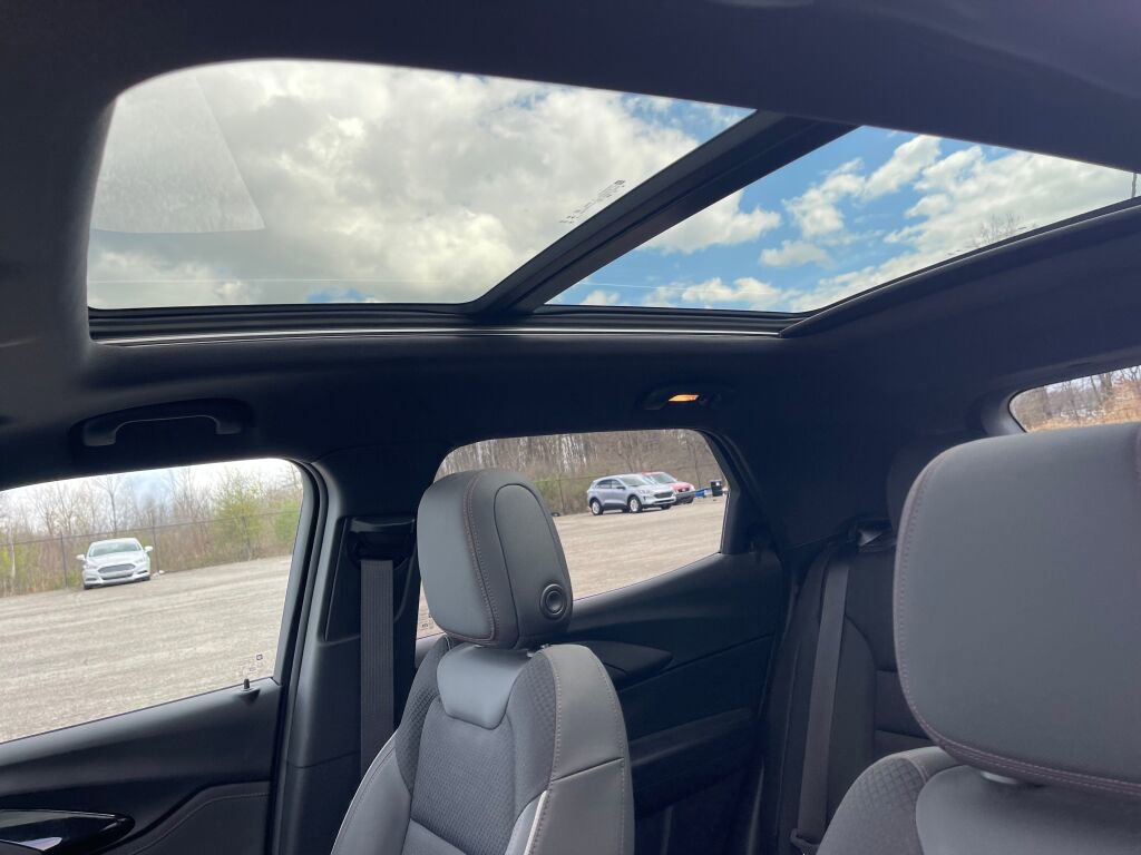 Used 2023 Chevrolet TrailBlazer RS w/ Sun and Liftgate Package image 9