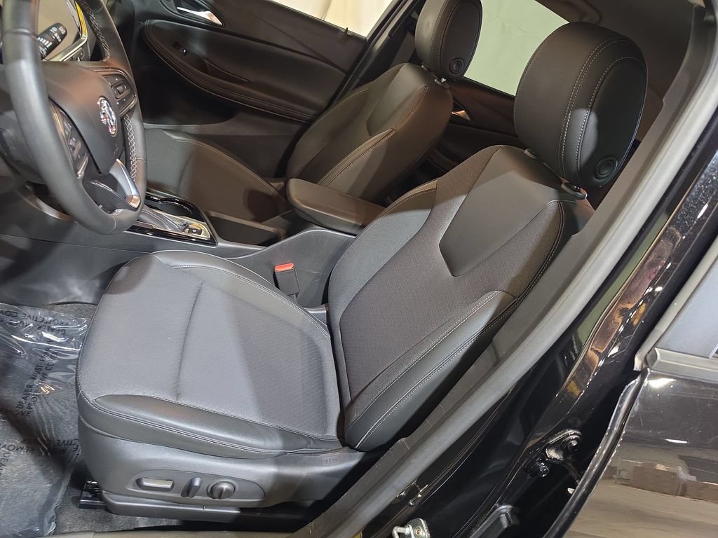 Used 2023 Buick Encore GX Select w/ Sport Touring Package FWD image 13