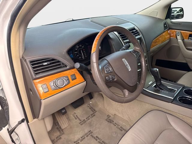 Used 2014 Lincoln MKX FWD w/ Equipment Group 102A image 19