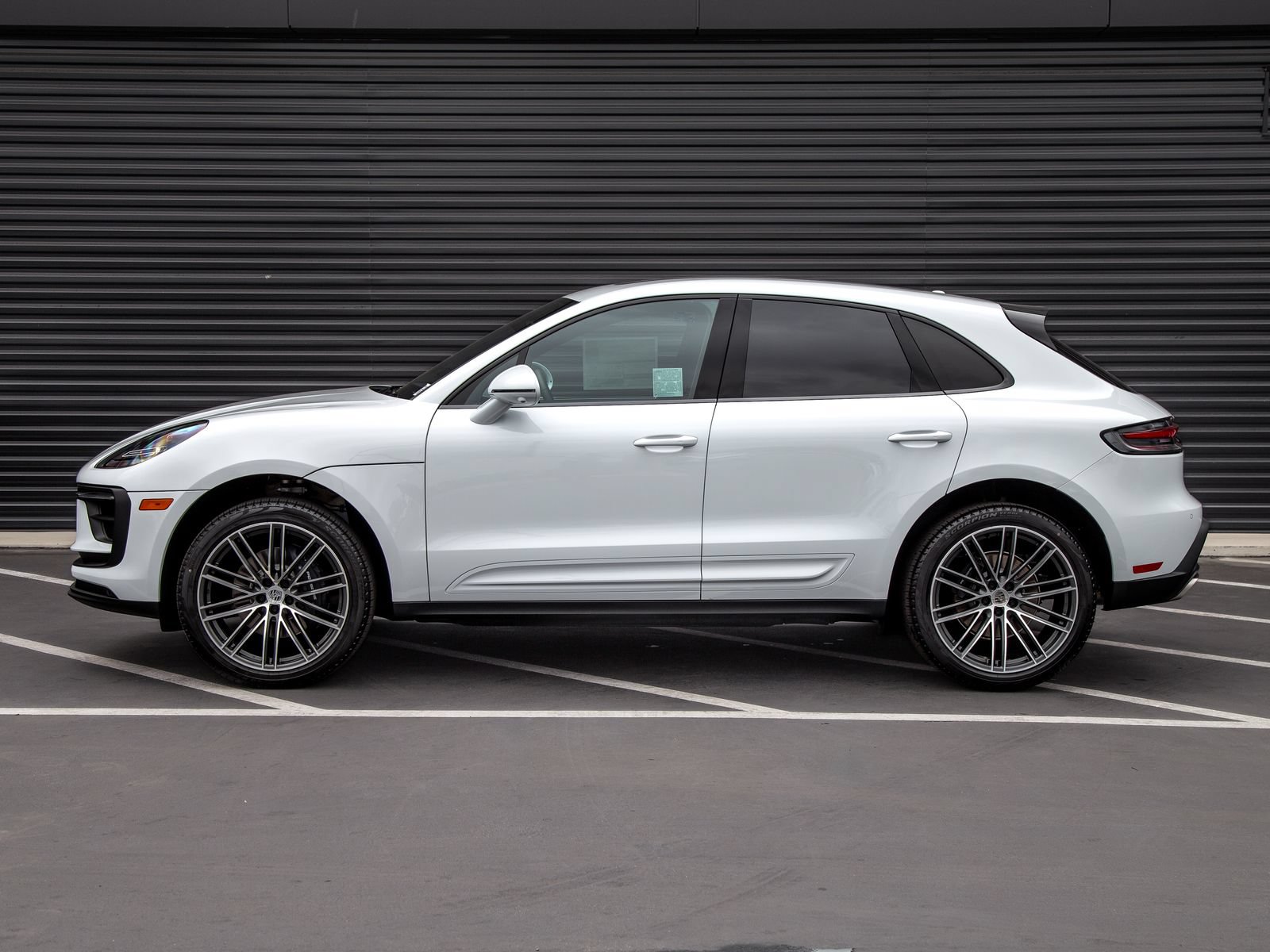 New 2026 Porsche Macan AWD/4WD image 2