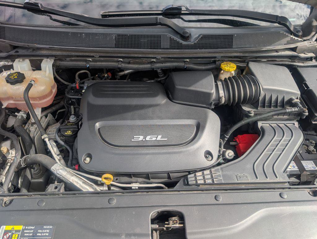 Used 2017 Chrysler Pacifica Touring-L FWD image 18