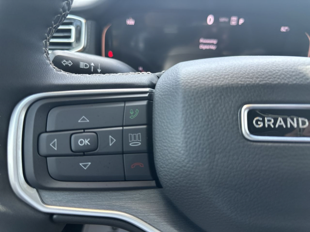 Used 2026 Jeep Grand Wagoneer Limited AWD/4WD image 30