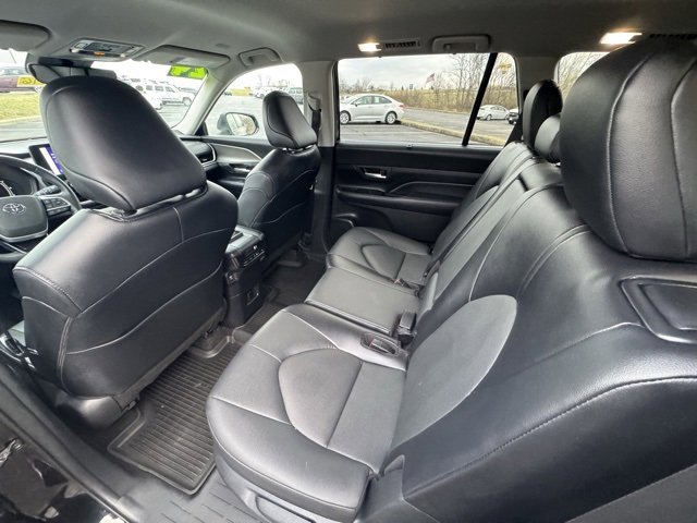 Used 2024 Toyota Grand Highlander XLE image 16