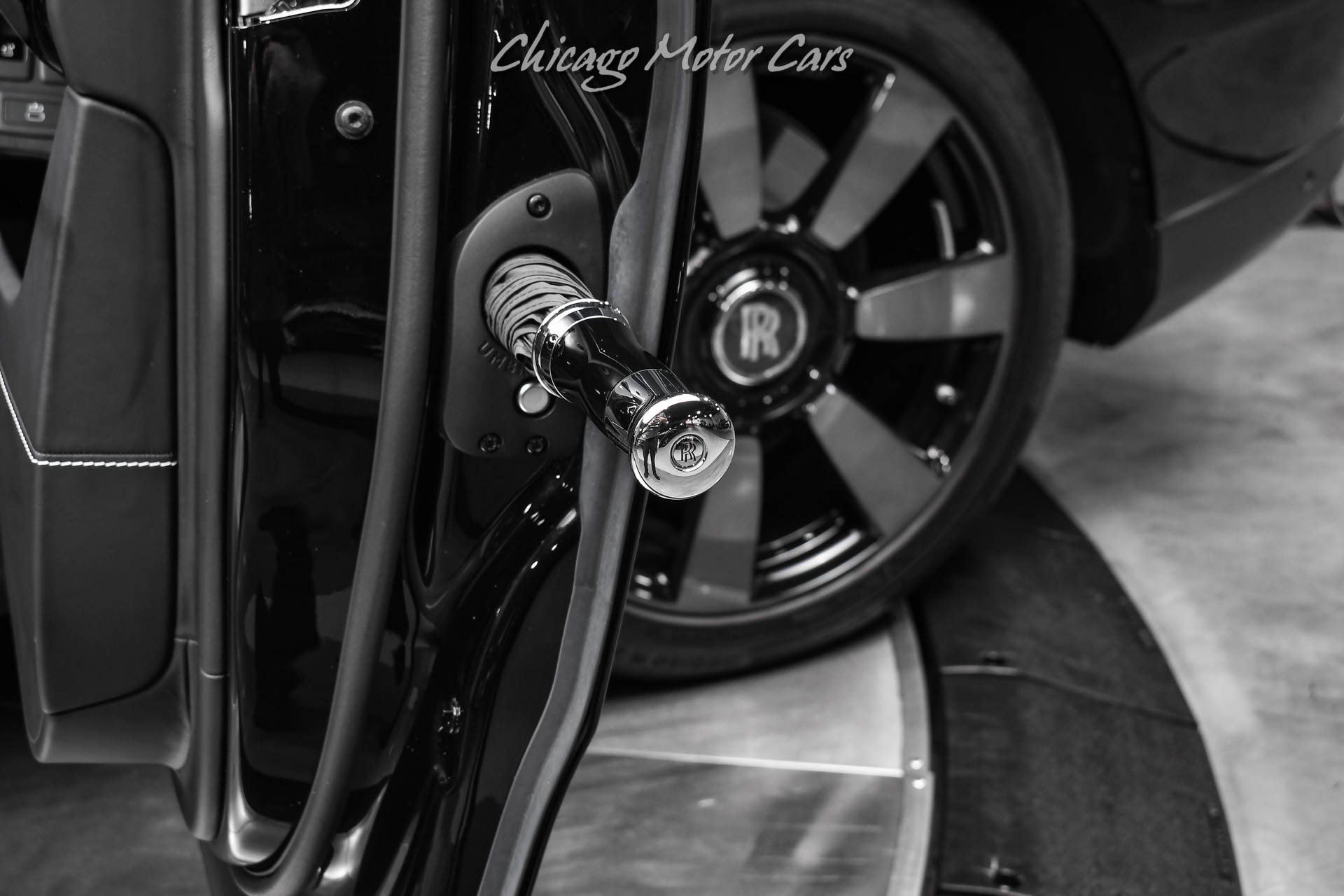 Used 2023 Rolls-Royce Cullinan w/ Cullinan Package image 39