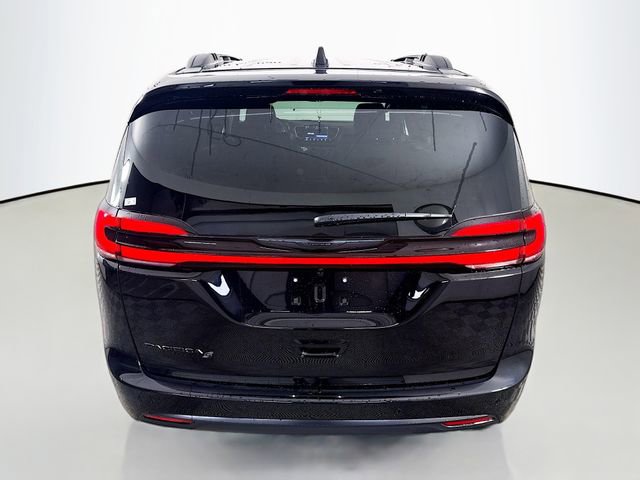 New 2026 Chrysler Pacifica Select w/ S Appearance Package image 6