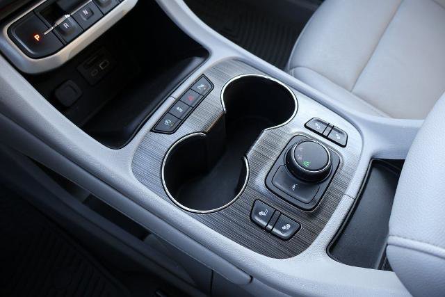 Used 2023 GMC Acadia SLT image 23