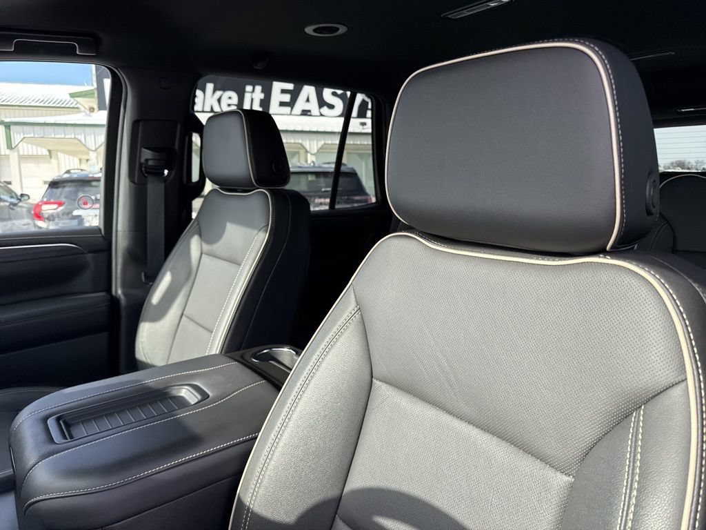 Used 2024 GMC Yukon SLT w/ SLT Luxury Package AWD/4WD image 24