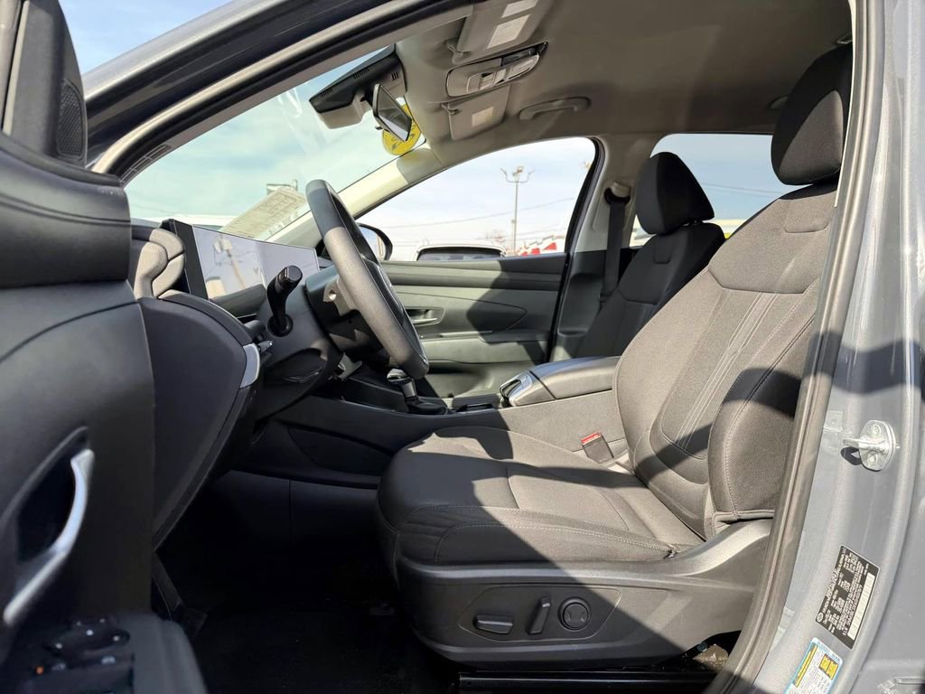 Certified 2025 Hyundai Tucson SEL image 9