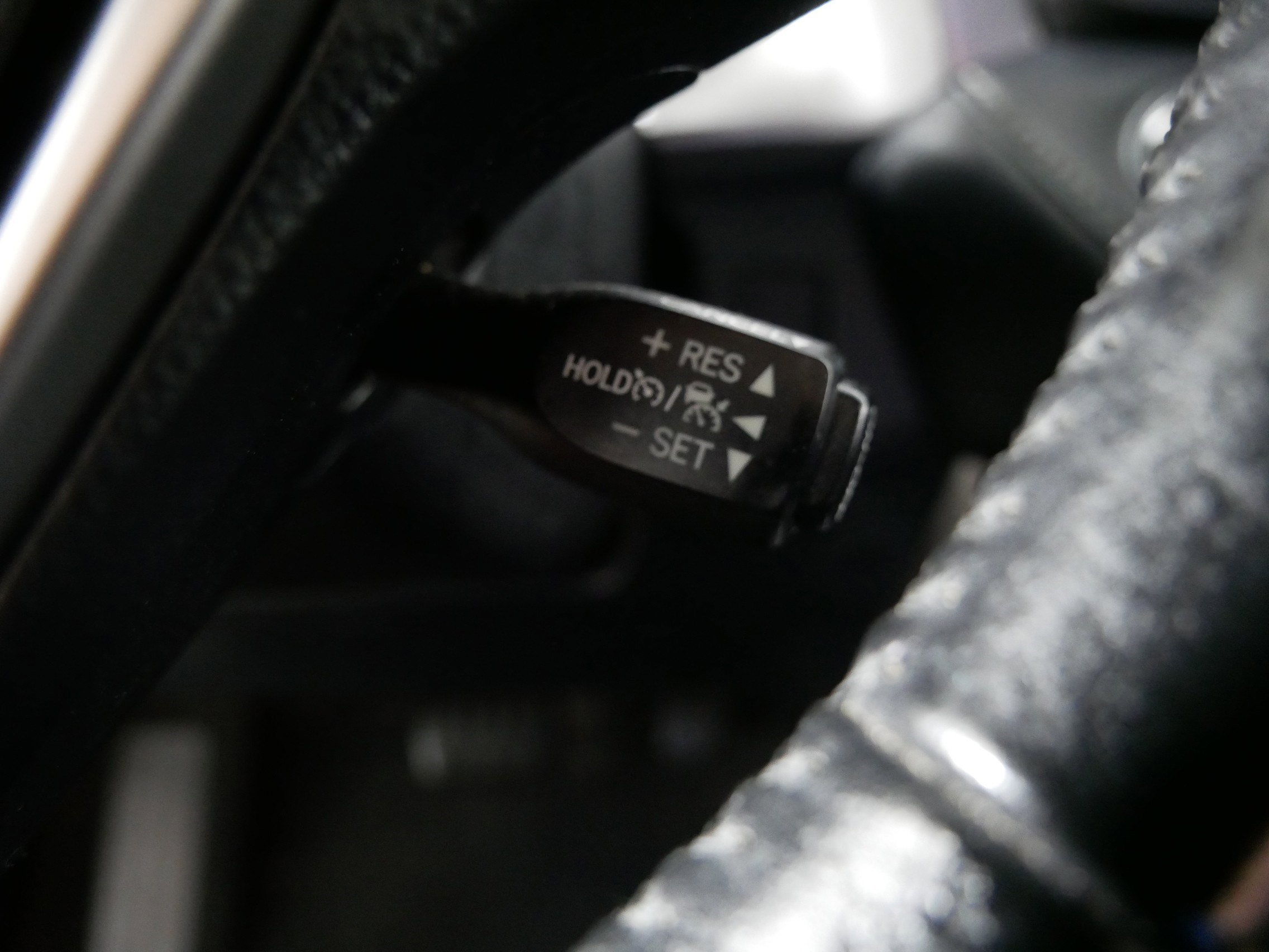 Used 2018 Toyota RAV4 XLE AWD/4WD image 31
