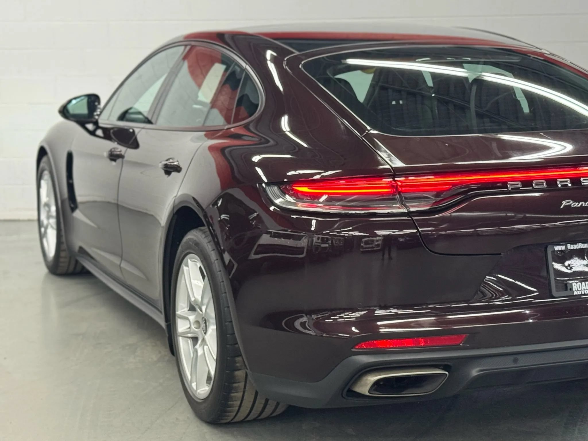 Used 2022 Porsche Panamera 4 AWD/4WD image 8