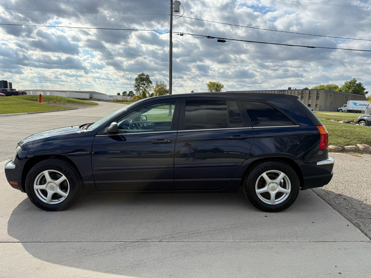 Used 2004 Chrysler Pacifica 2WD image 10