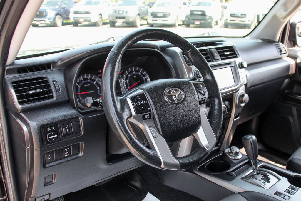 Used 2018 Toyota 4Runner SR5 Premium image 18